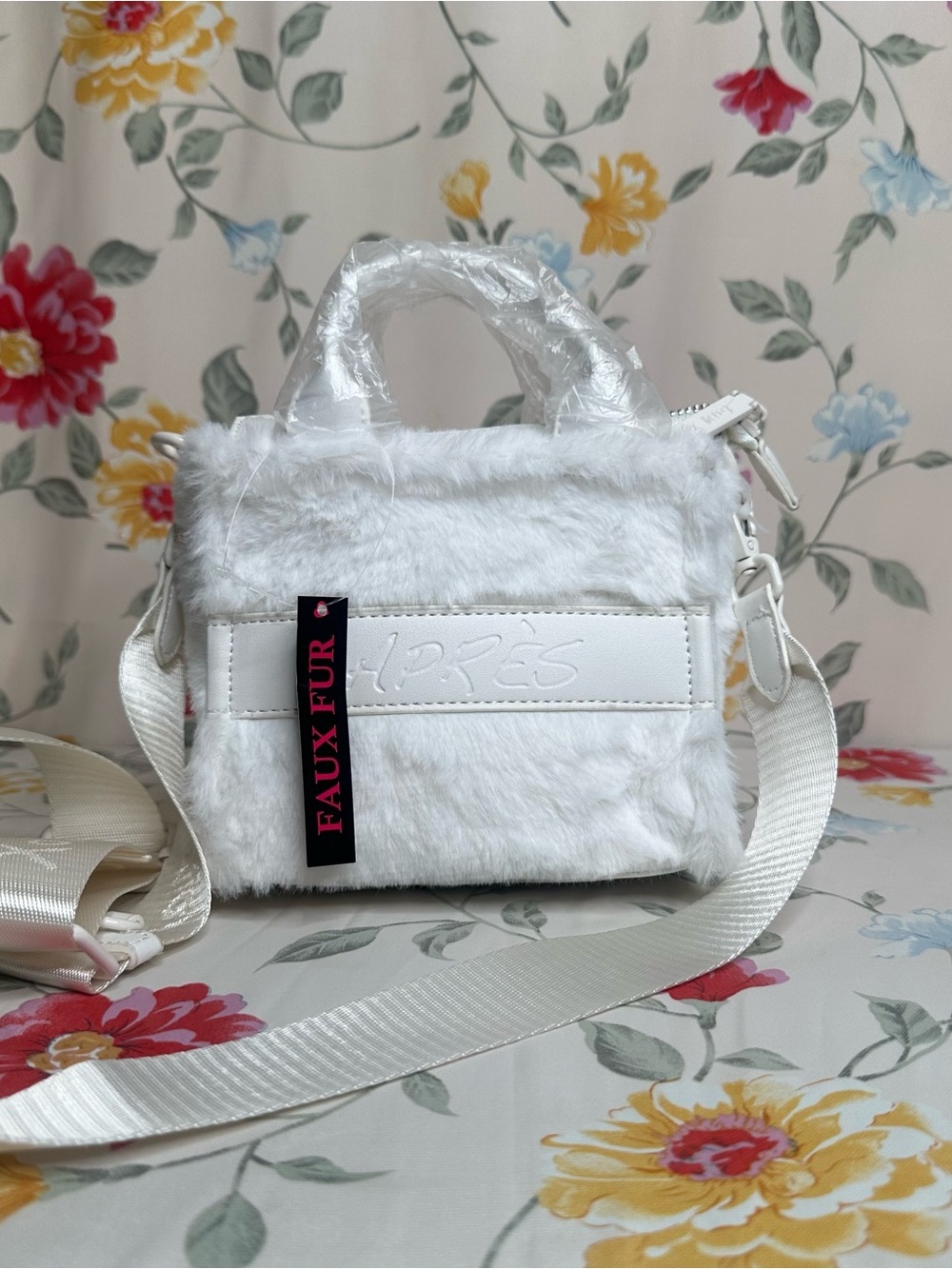 BETSEY JOHNSON X APRÈS | NWT White Faux Fur Mini Tote Bag